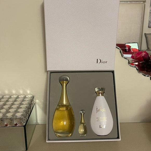 Dior J’adore 3-piece set fragrance - Picture 2 of 11